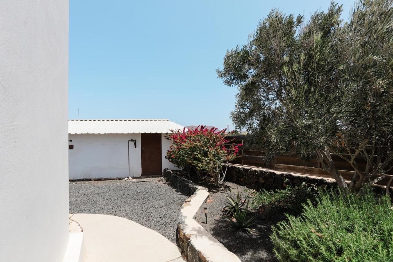 Creative Harbour Fuerteventura Hostel Lajares Exterior photo